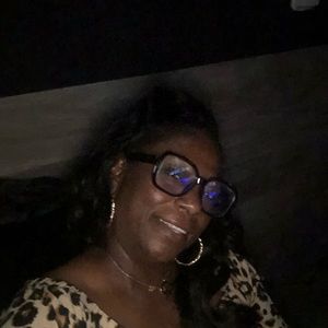 Meet your Posher, Dee